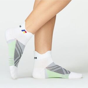 NWT FORME Arch Booster Socks - Size Small, White Multi